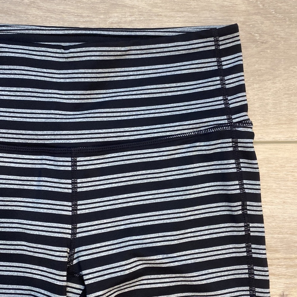 Athleta | Chaturanga Capris‎ | High Rise Cropped Yoga Leggings - Picture 4 of 11